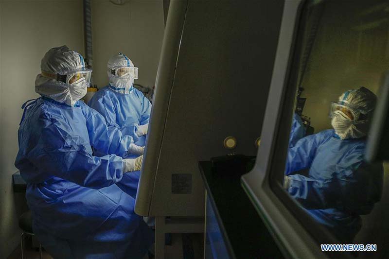 Laboratoire de PCR de l'hôpital de Beijing mis en service pour effectuer des tests d'acides nucléiques pour le COVID-19