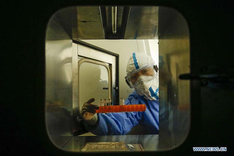Laboratoire de PCR de l'hôpital de Beijing mis en service pour effectuer des tests d'acides nucléiques pour le COVID-19